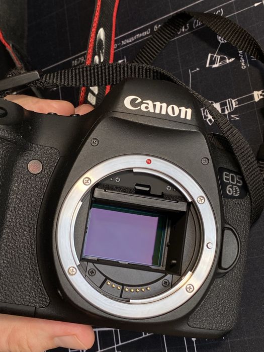 Зеркальный фотоаппарат Canon EOS 6D