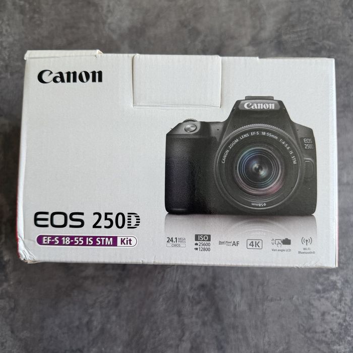 Продам Canon EOS 250D Kit 18-55mm IS STM