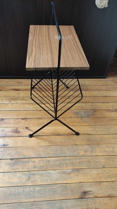 Масивна поставка за вестници/масичка 2 в 1