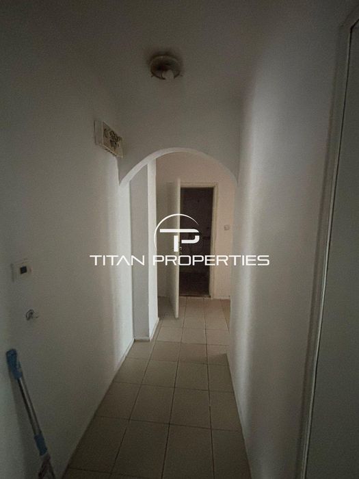 Продава се Двустаен апартамент в Бургас, Възраждане - 40 кв.м за 1059 €/кв.м - Снимка #1