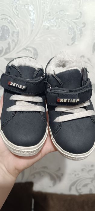 Продаются ботиночки зимние