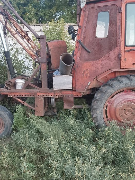 Продам трактор Т16