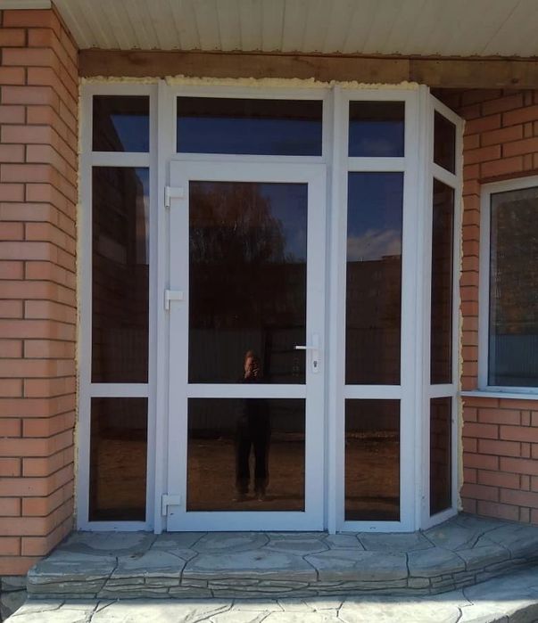 Окна, балконы, витражи