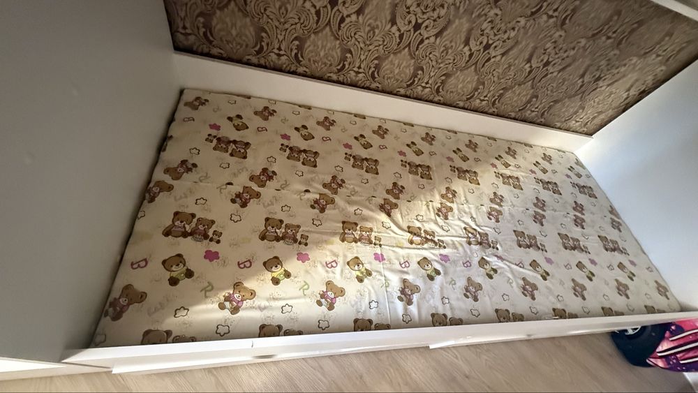 Двухярусная кровать