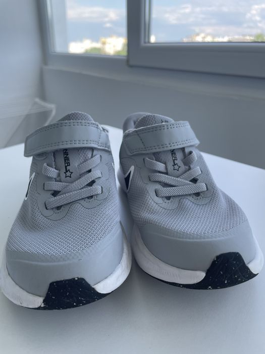 Маратонки nike 28 номер