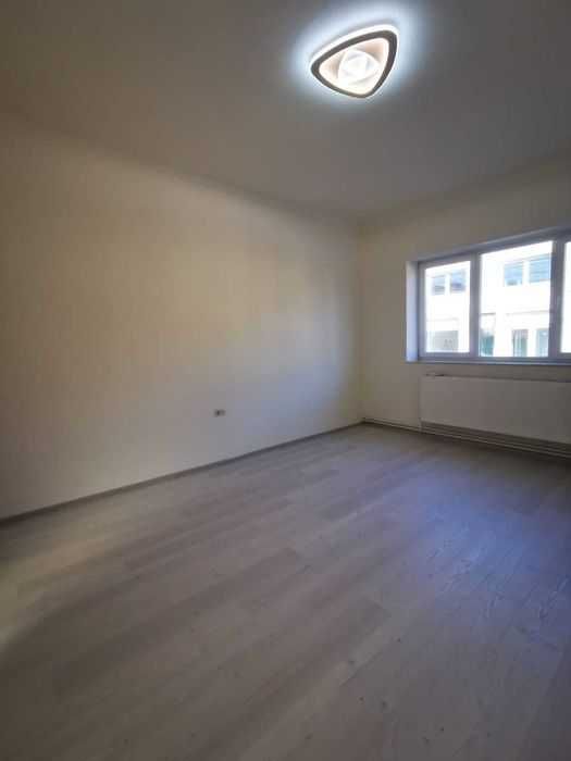 Vând casă /schimb cu garsonieră sau apartament.