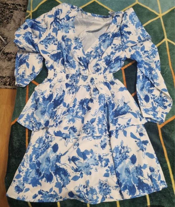 Синя рокля чисто нова