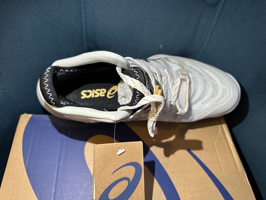 Продам кроссовки Asics