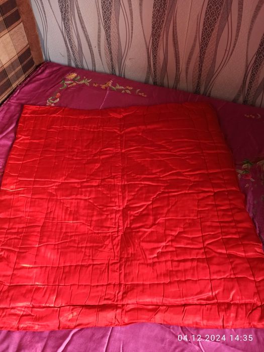 Продам одеяла, пледы, конверт на выписку.