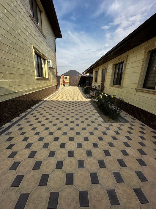 Укладка брусчатка, плитка.