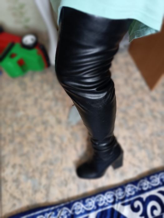 Кожаные ботфорты демисезонные