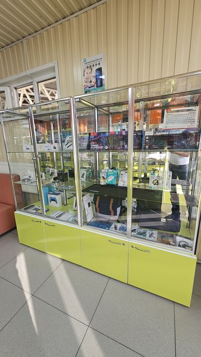 Витрины продам для торговли