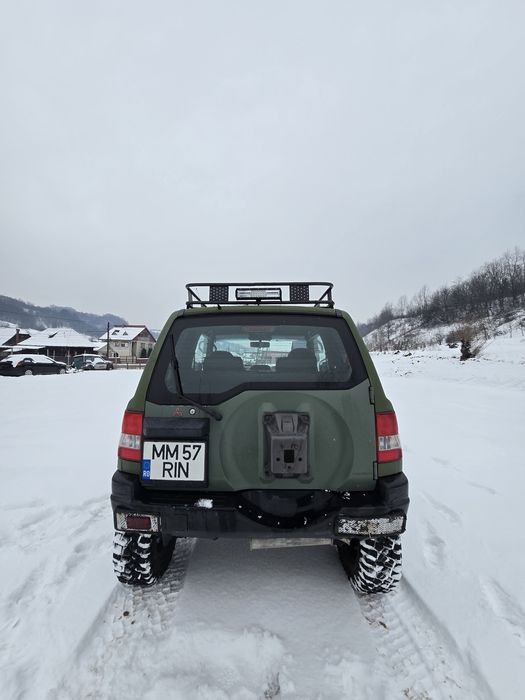 Mitsubishi pajero pinin