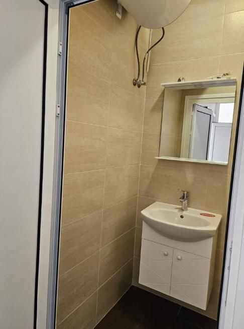 Дава се под наем Магазин в Пловдив, Остромила - 40 кв.м за 340 € - Снимка #3