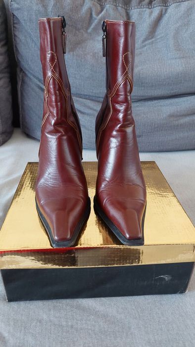 Боти от естествена кожа