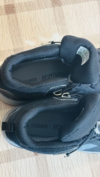 Ботушки  -Adidas .Номер 36 2/3