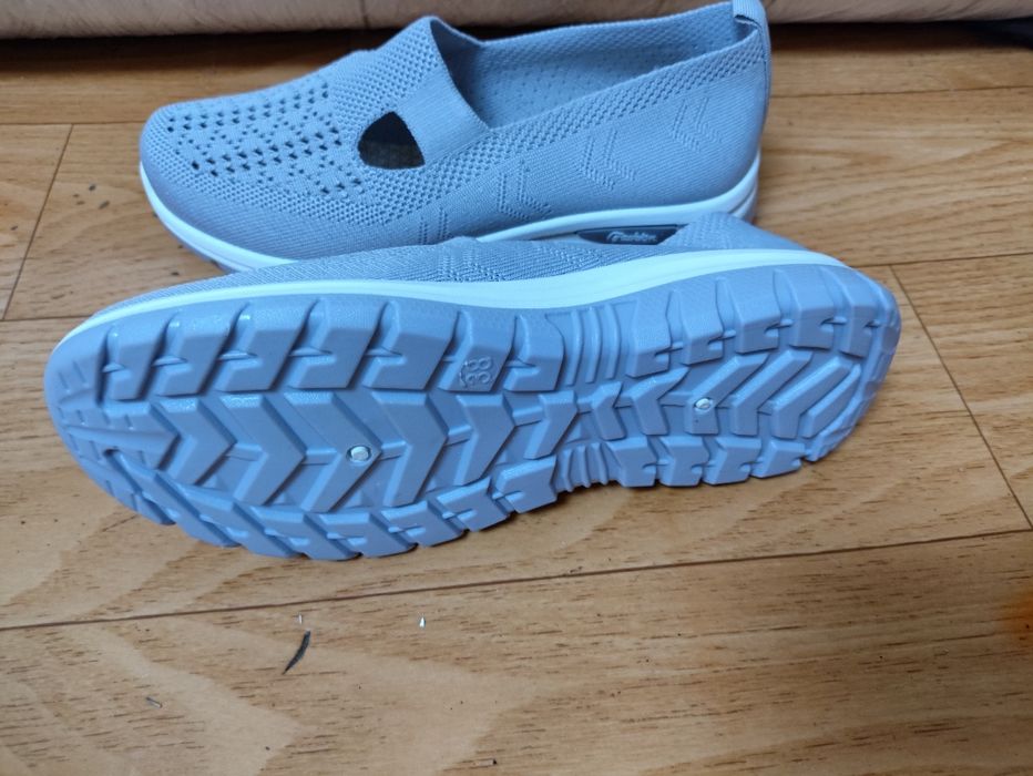 Продам новые макасины