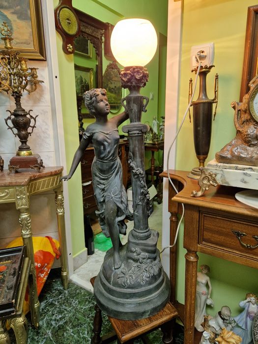 Голяма уникална антикварна френска бронзова лампа