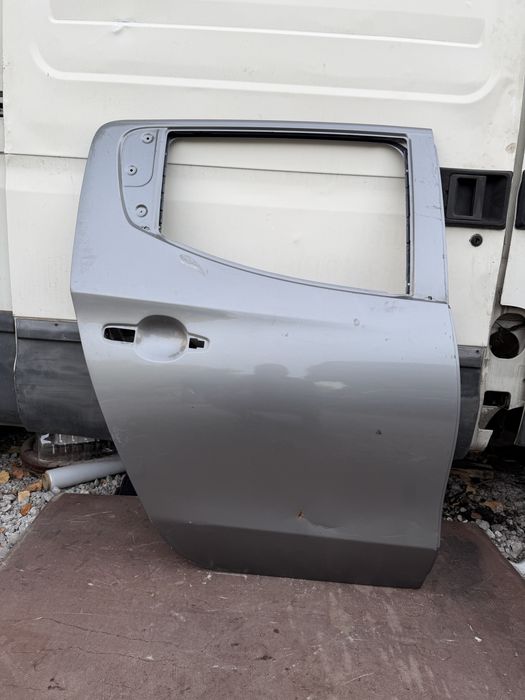 Врата Mitsubishi L200 2015 год.-