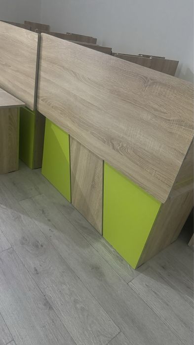 Продам парты в предшкольные группы