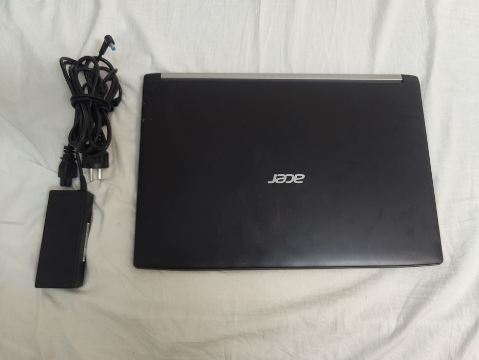 Vând Laptop 17" Acer i3 gen7 DDR4/ 1 TB