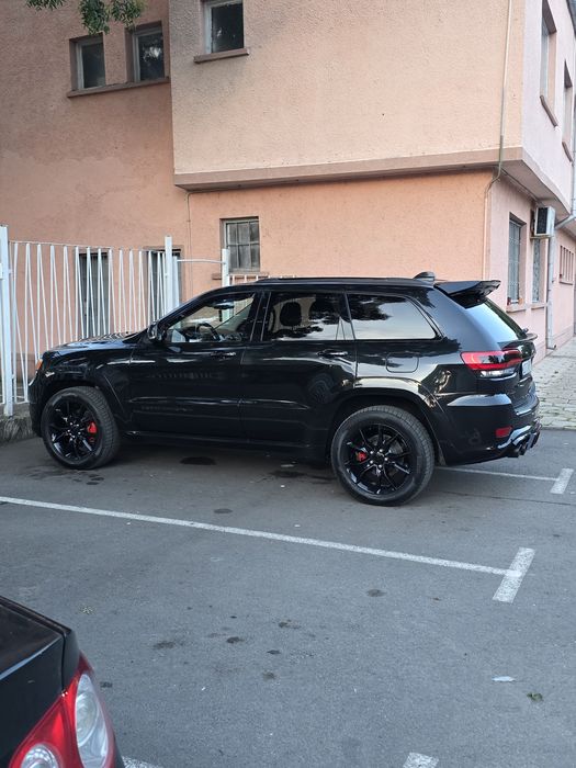 Jeep grand cherokee wk2 5.7