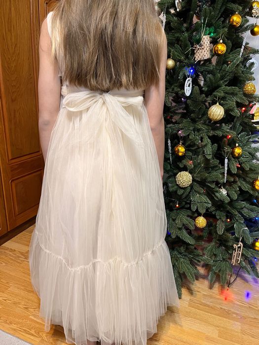 Продается платье на девочку 9-10 лет