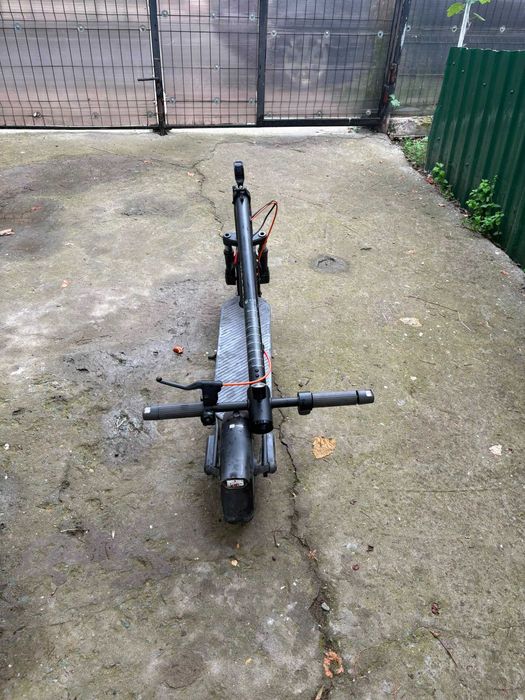 Vand trotineta electrica Xiaomi Electric Scooter Elite, putere motor 400 W, autonomie max. 45 Km, viteza maxima 25 Km/h, Greutate Max. 120Kg