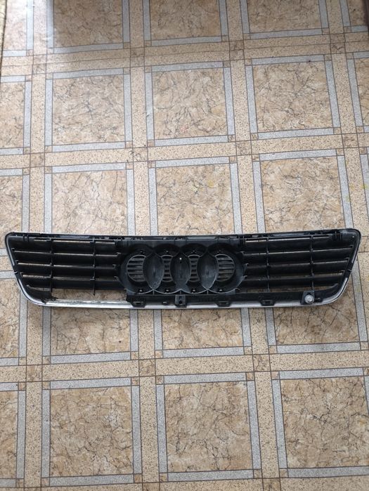 Решётка на Ауди А6 С4