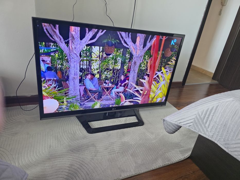 LG 42 INCH телевизор