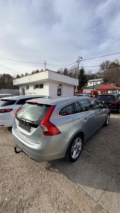 Volvo V60 / 2013 / D6 / PLUG IN HYBRID / 4X4 / Euro 5 / Navigatie