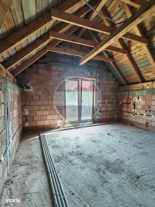 Casă cu 5 camere, de vânzare în Râșnov, Brasov