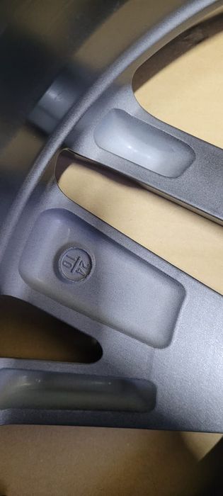 Диск на Camry 80