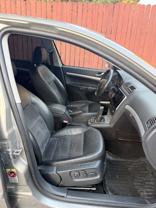 Vand Skoda Octavia 2 Facelift Laurin&Klement // 1.9 TDI masina personala 2009 luna 7 // 284.xxx KM masina intretinuta cu revizii si schimburi facute