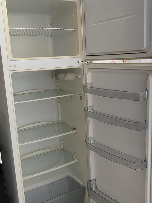 продается холодильник