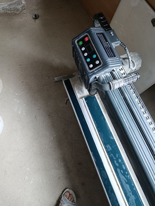 Водянои плиткорез