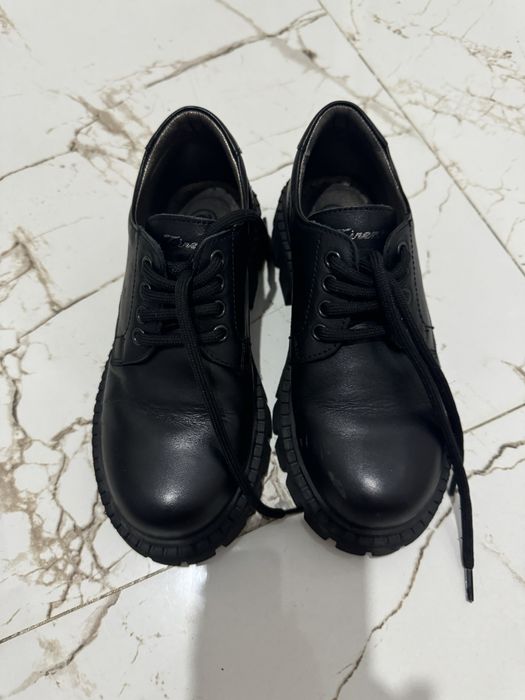 Продам детскую обувь