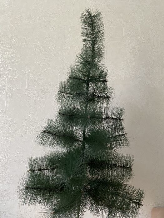 Продам елку новогоднюю