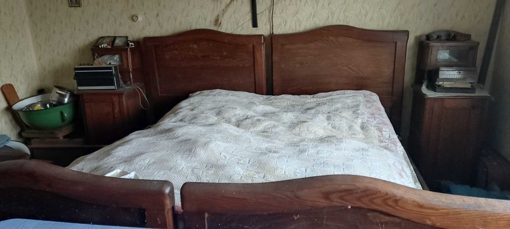 Mobila dormitor anii 1930 - pat matrimonial,2 dulapuri,2 noptiere