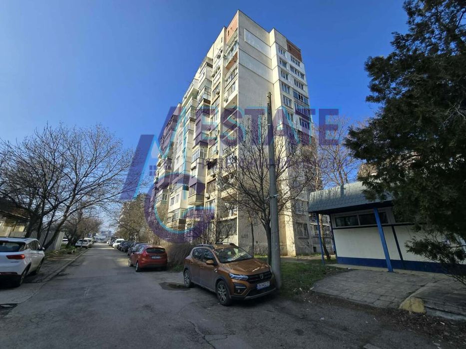 Тристаен апартамент в гр. София, жк. Красня поляна 3