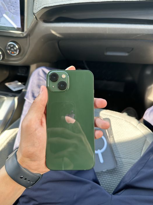 продам IPHONE 13