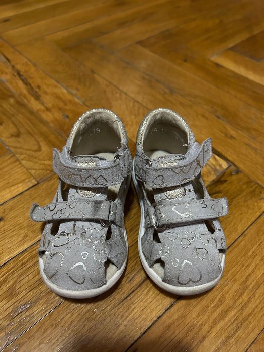 Сандали за момиче