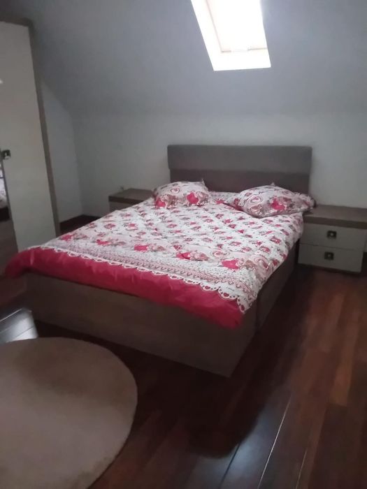 Casă de închiriat