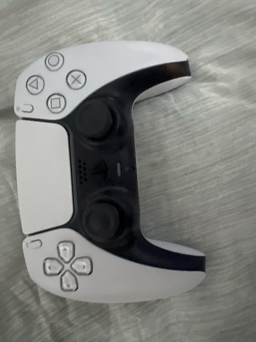 PS5 с две игри gta 5 и farming sim 25