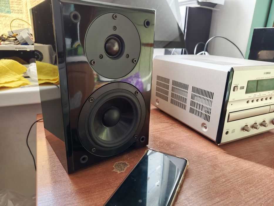 Yamaha CRX-e300 stereo
