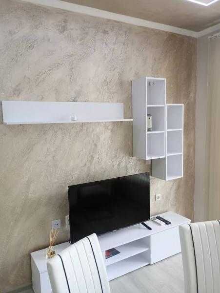 Дава се под наем Тристаен апартамент в Бургас, Изгрев - 85 кв.м за 816 € - Снимка #4