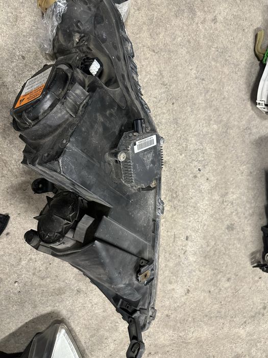 Десен ксенонов фар хонда сивик 8 отличен