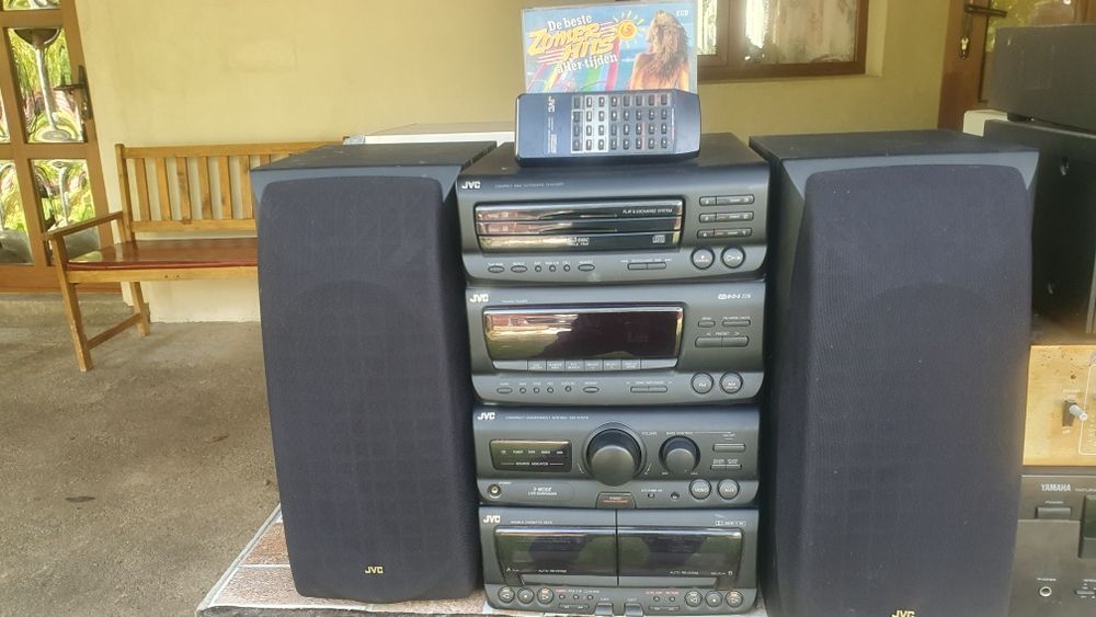 Linie audio JVC boxe