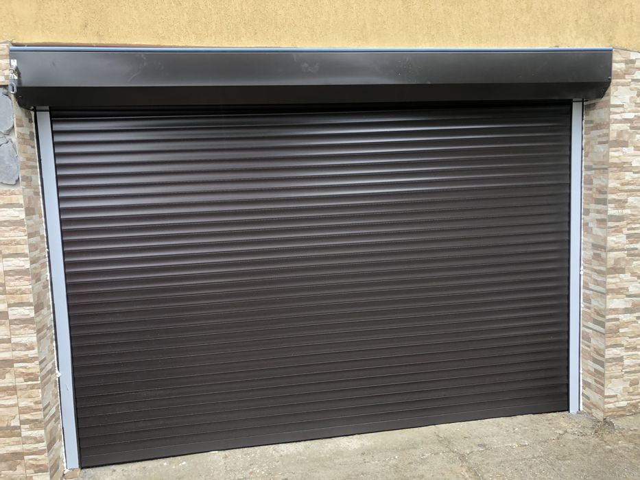 Usi de garaj tip rulou / Rulouri din aluminiu