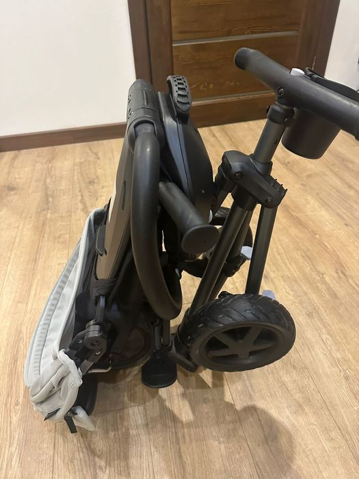 Трехколесный велосипед